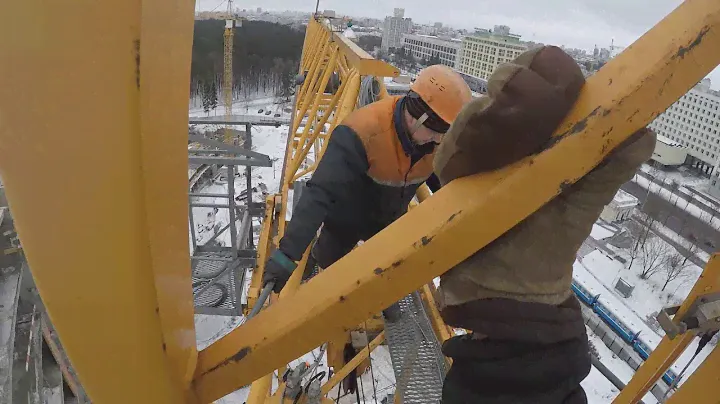 Башенный кран LIEBHERR 132. Монтаж рамки привязи . Tower crane LIEBHERR 132. #3