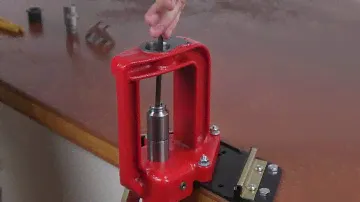 Remove Shell Holder Adapter on 90998 Lee Classic Cast Press
